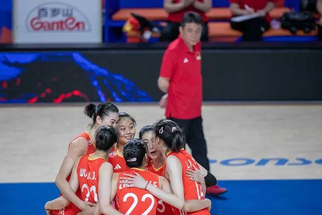 中國女排3比0橫掃波蘭女排，世界女排聯賽香港站全勝收官