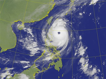 颱風康芮逼近30日晚間各地防強風豪雨 估31日花蓮以南登陸