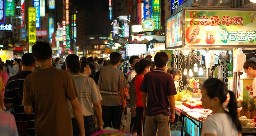 好逛程度不輸瑞豐！高雄75年老牌夜市復活，平日遊客塞滿、外國遊客超愛逛