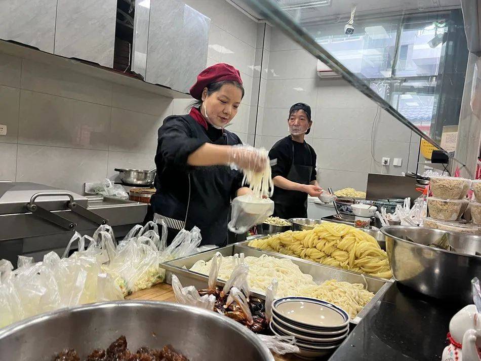 【芳華盛起 錦繡麥積】麥積區特色美食面皮：香辣筋道 傳承獨特風味