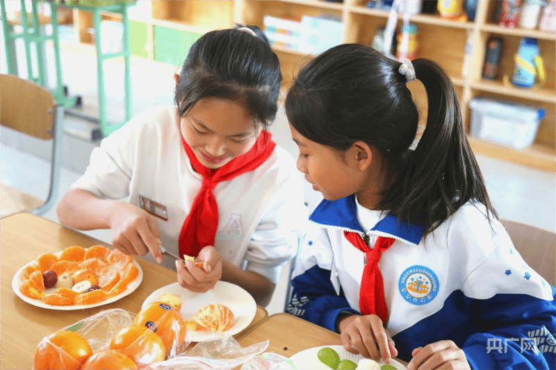 樂享“食”光 “食”課相伴——鄂爾多斯市東勝區華研濱河小學 开展勞動教育魔法廚房課程