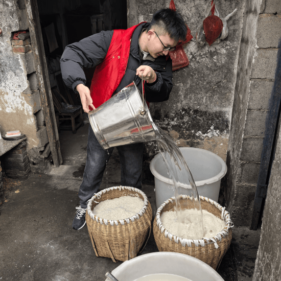 “酒香壇”中釀出“生活美”